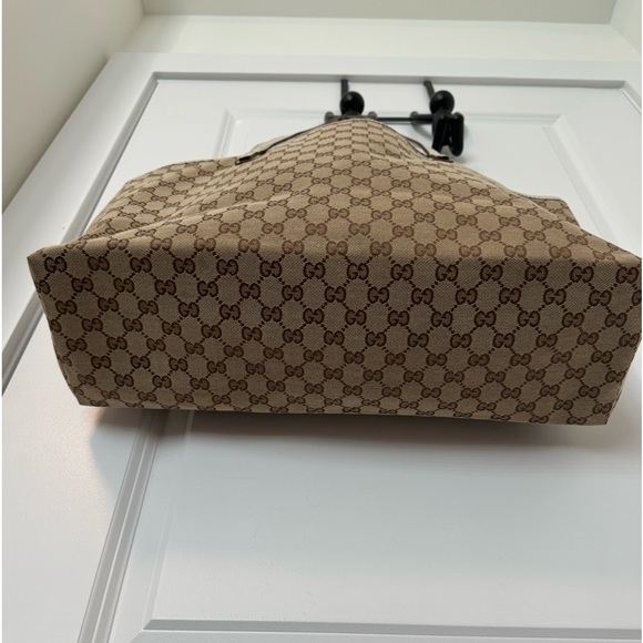 Gucci Classic Monogram Canvas Tote Bag with Oliver Dog (Limited Edition) - Picture 8 of 10